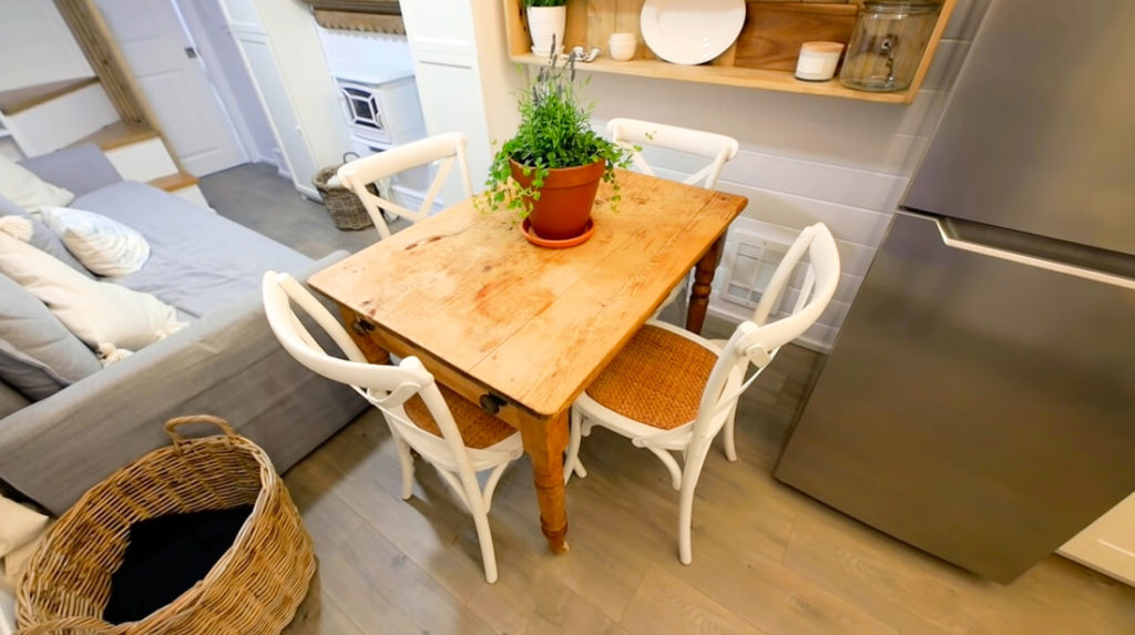 Space Saving Dining Tables For Tiny House